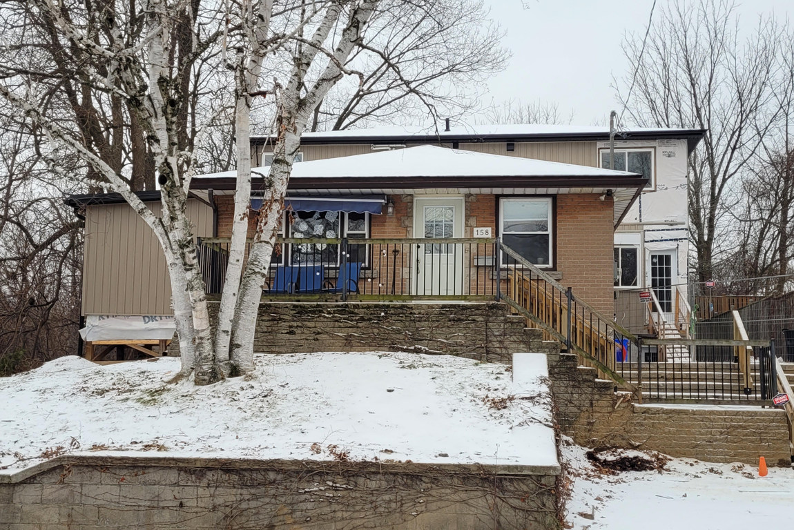 Beautiful Student House close to McMaster